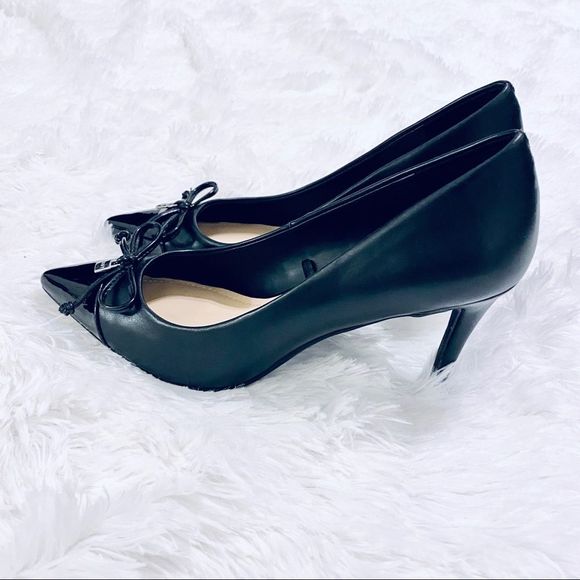 DKNY Black Pointed Toe Heel Pumps Bow & Locket 8.5 - Picture 6 of 8